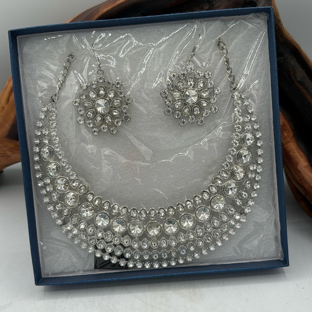 Costume Jewelry Set, Necklace & Earrings